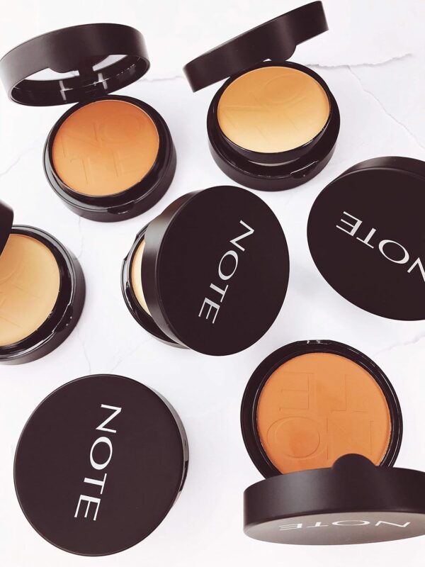 Note– Flawless Finish, Lightweight, Radiant Coverage for All Skin Types" - Image 2