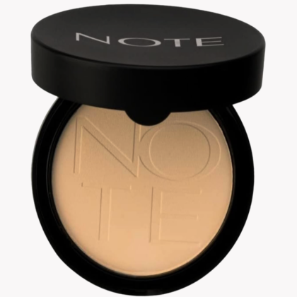 Note Compact Face Powder in shade 01 Beige provides smooth, flawless coverage with a matte finish.